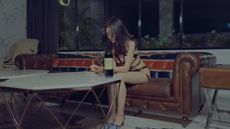 南韓嫩模戶外露出道具自慰 穿噴血絲襪情趣唯美私拍等 33V